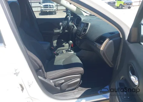 2016 Jeep Cherokee Latitude из США, поврежденный, VIN 1C4PJLCB9GW158421